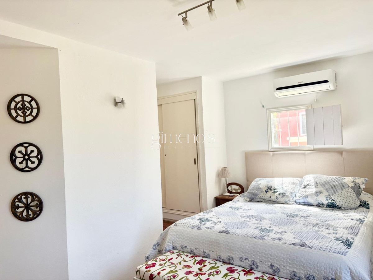 Casa ID.352 - Casa Tradicional en Alquiler de Verano - Playa Brava, Punta del Este