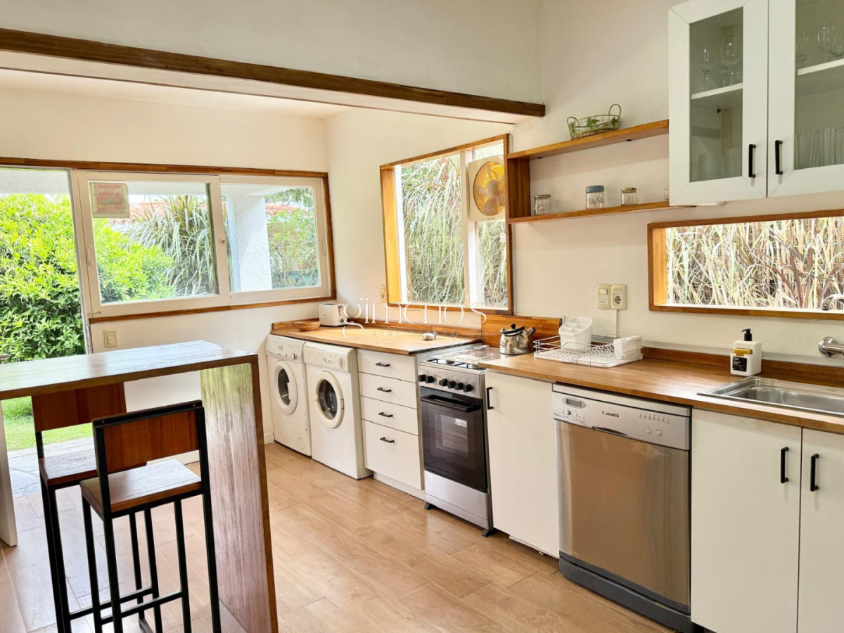 Casa ID.686 - Casa de 4 Dormitorios, Mansa-Punta del Este