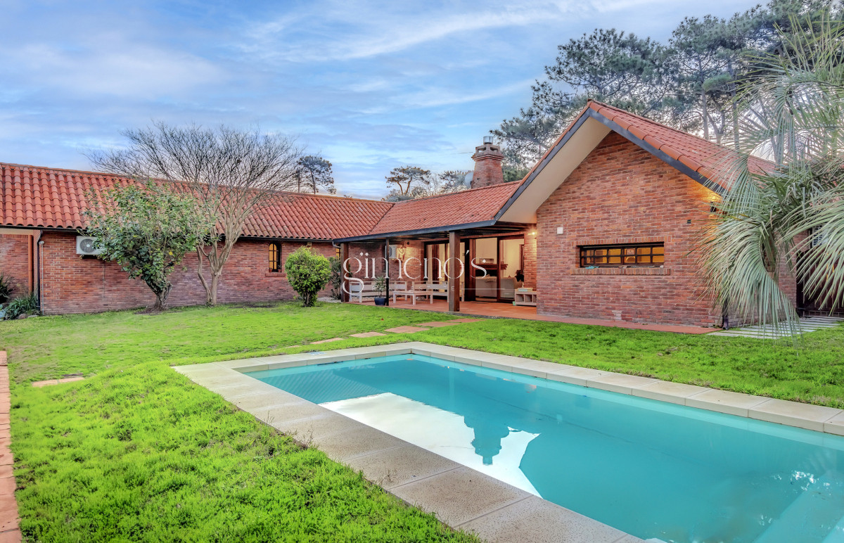 Casa ID.7 - Alquiler Verano Casa de 4 dormitorios en Punta del Este a próxima del Mar, San Rafael 