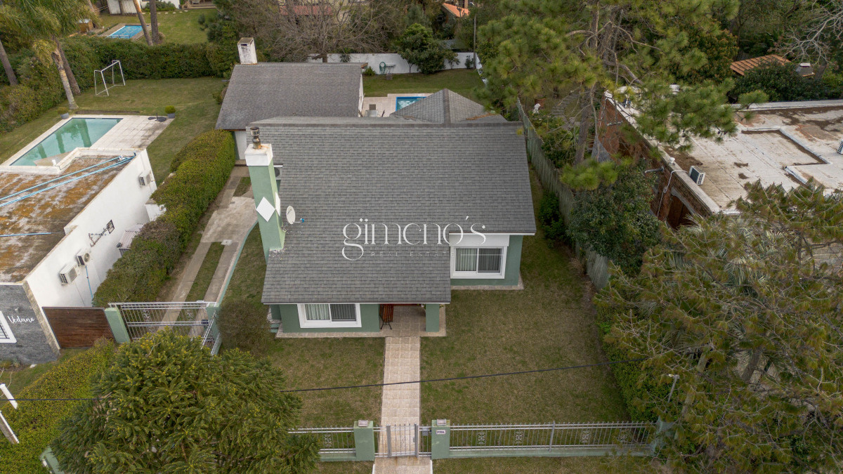 Casa ID.298 - Venta Casa 3 Dormitorios y Dependencia - Punta del Este - Playa Mansa 