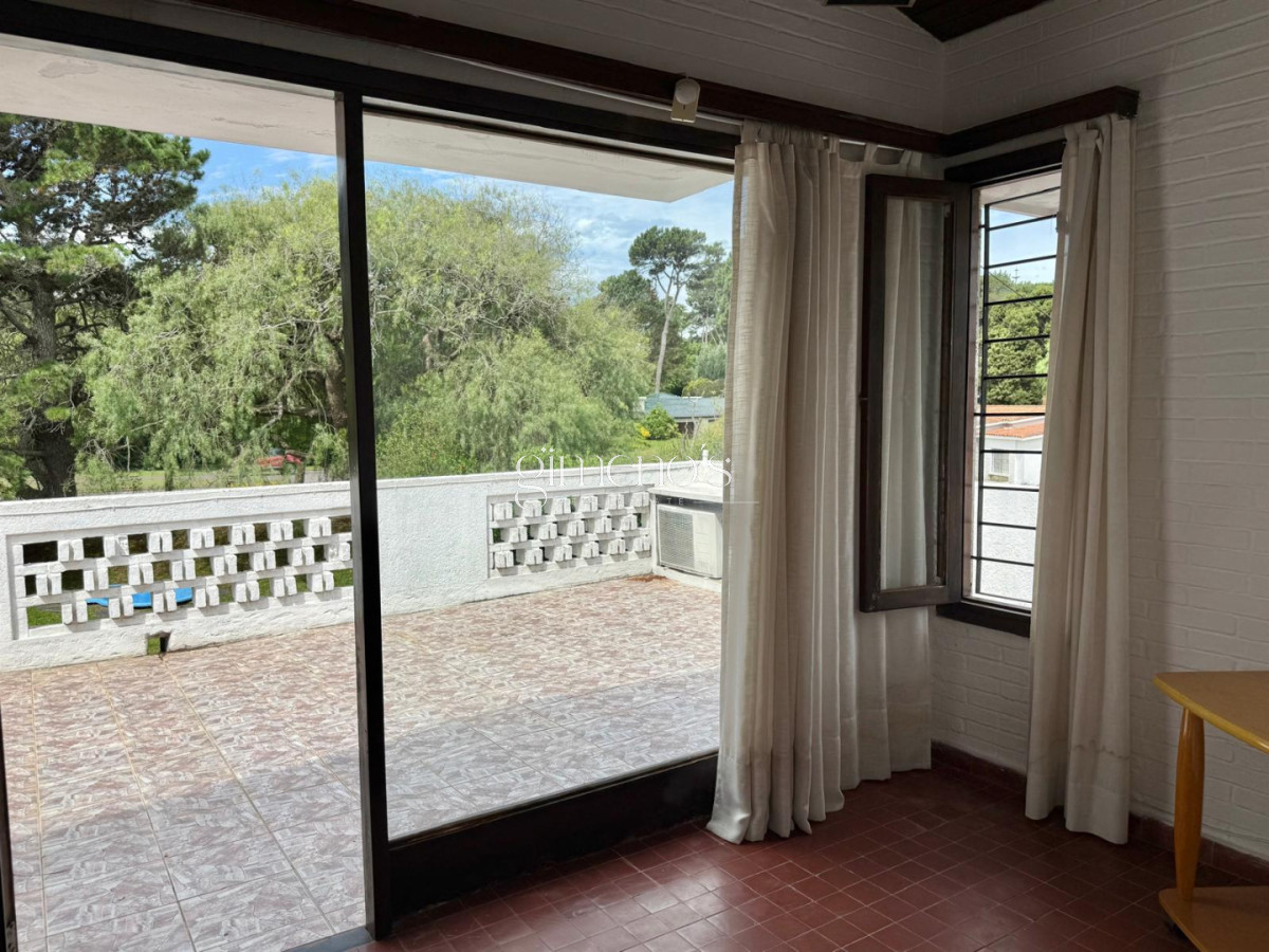 Casa ID.686 - Casa de 4 Dormitorios, Mansa-Punta del Este