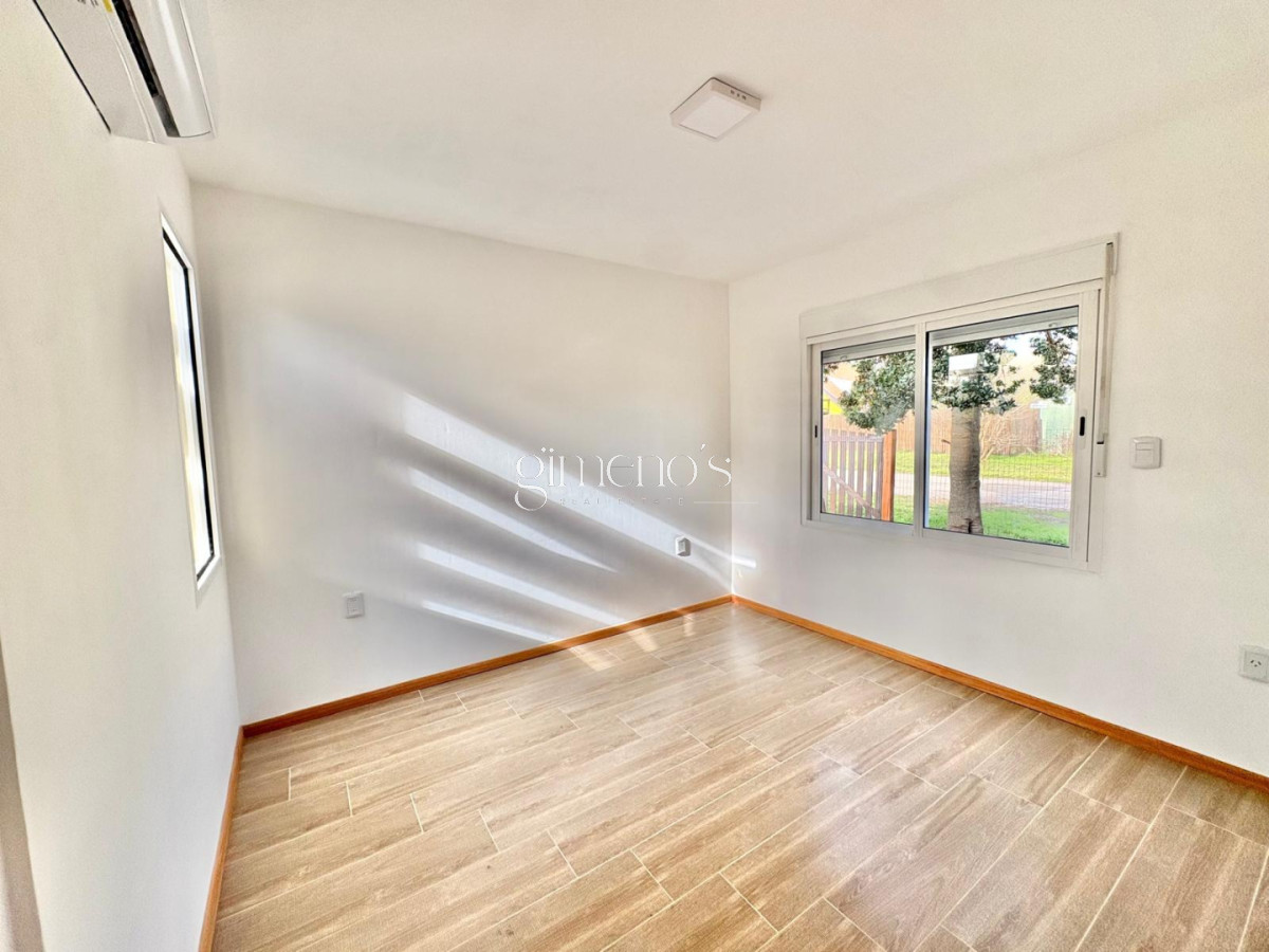 Casa ID.1580 - Casa En Venta 3 Dormitorios- Pinares - Punta del Este 