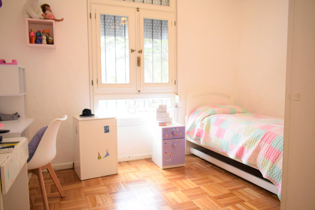 Casa ID.11 - Casa en Venta de 4 Dormitorios en Barrio Golf, a 100 mts de Hospital Británico 