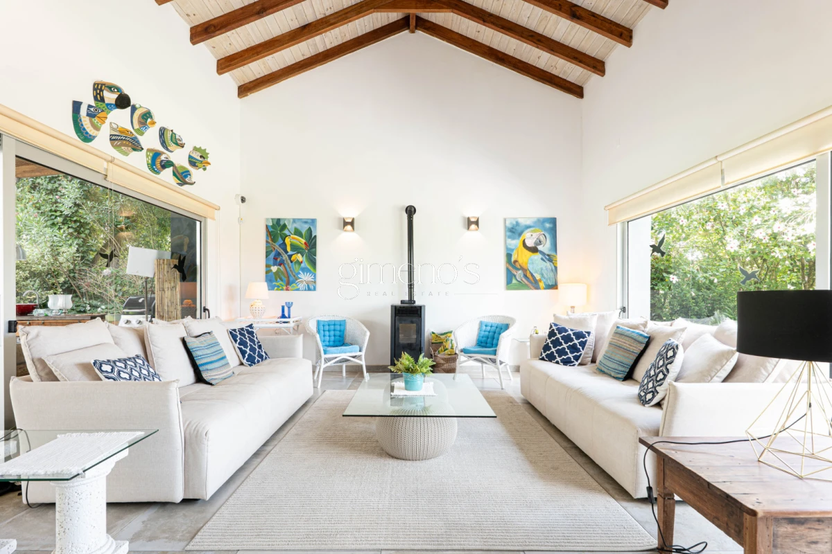 Casa ID.936 - Casa en Alquiler Anual - 5 Dormitorios en Suite - Barrio Golf - Punta del Este
