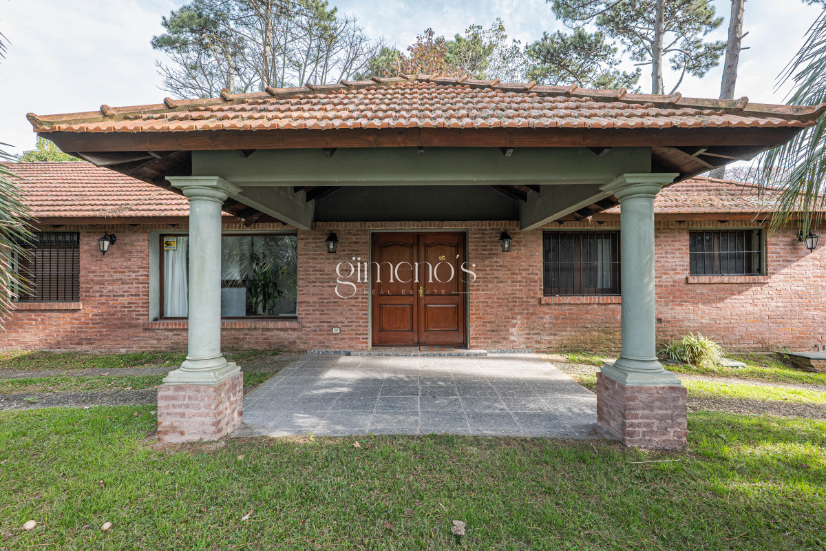 Casa ID.182 - Casa en Venta 3 Dormitorios - Punta del Este- Cantegril