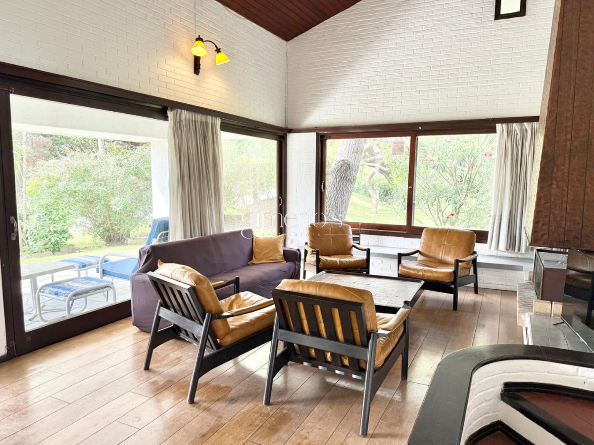 Casa ID.686 - Casa de 4 Dormitorios, Mansa-Punta del Este