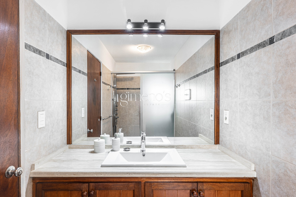 Casa ID.298 - Venta Casa 3 Dormitorios y Dependencia - Punta del Este - Playa Mansa 