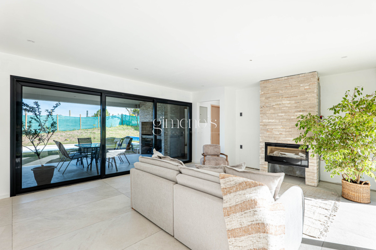 Casa ID.1129 - Casa en Venta a Estrenar 3 suites en La Cañada - Distrito 52 - Punta del Este  