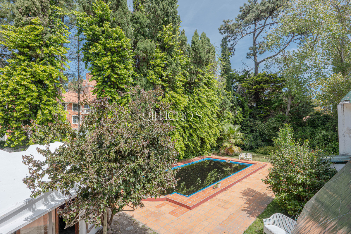 Casa ID.440 - Casa en Venta, 5 Dormitorios - Punta del Este -  Playa Mansa