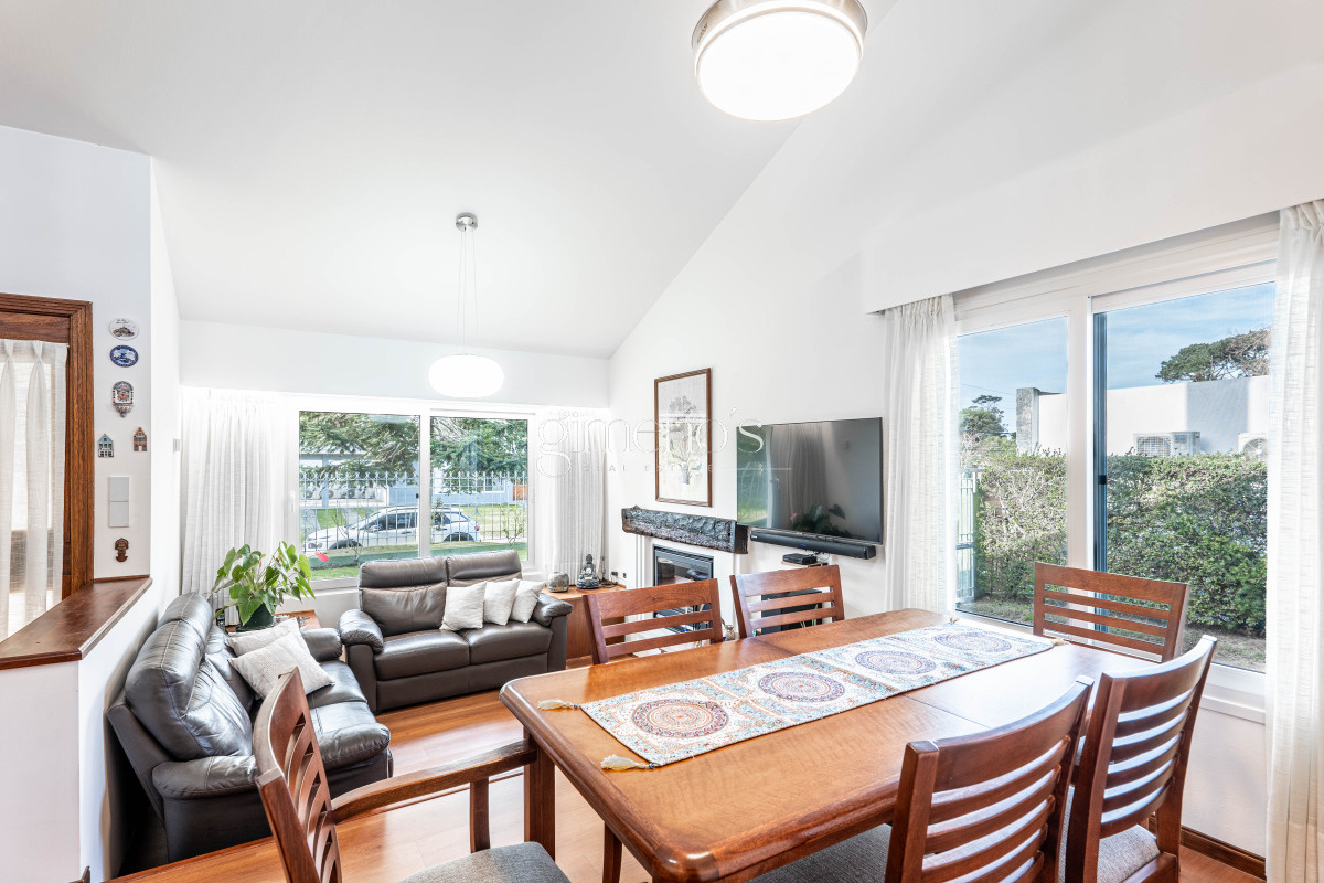 Casa ID.298 - Venta Casa 3 Dormitorios y Dependencia - Punta del Este - Playa Mansa 