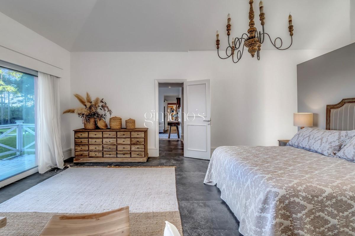 Casa ID.303 - Casa en Venta 4 Dormitorios - Laguna del Diario - Punta del Este 