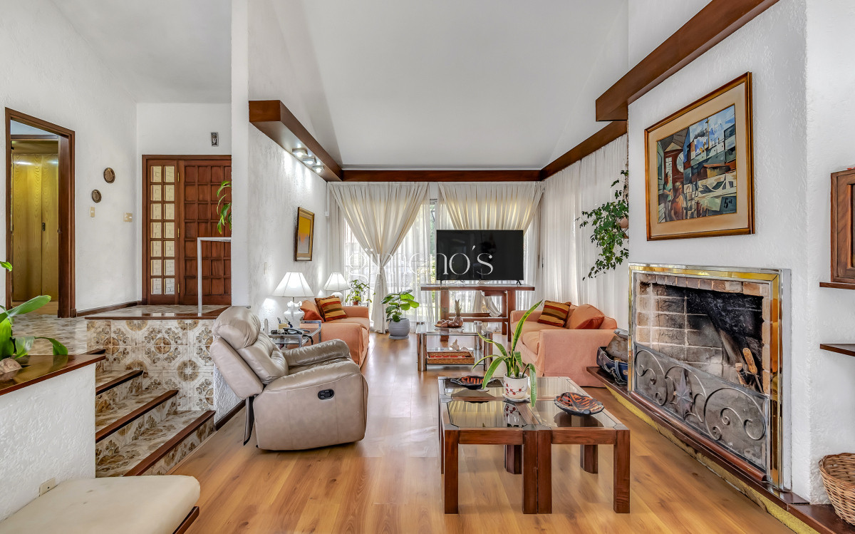 Casa ID.129 - Casa en Venta 3 Dormitorios - Playa Mansa - Punta del Este 