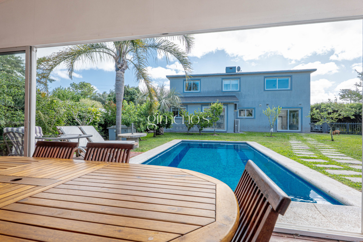 Casa ID.594 - Casa de 3 Dormitorios en Venta - Punta Del Este - Jardínes de Cordoba 