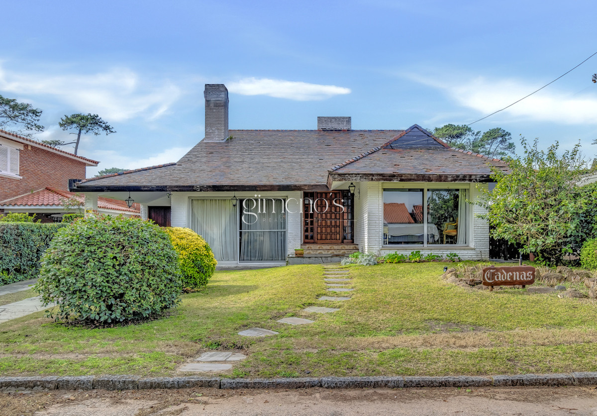 Casa ID.129 - Casa en Venta 3 Dormitorios - Playa Mansa - Punta del Este 