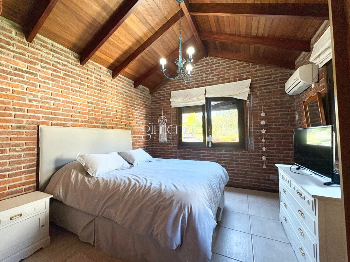 Casa ID.530 - Casa de 4 Dormitorios - Alquiler de Verano - Punta del Este - Mansa