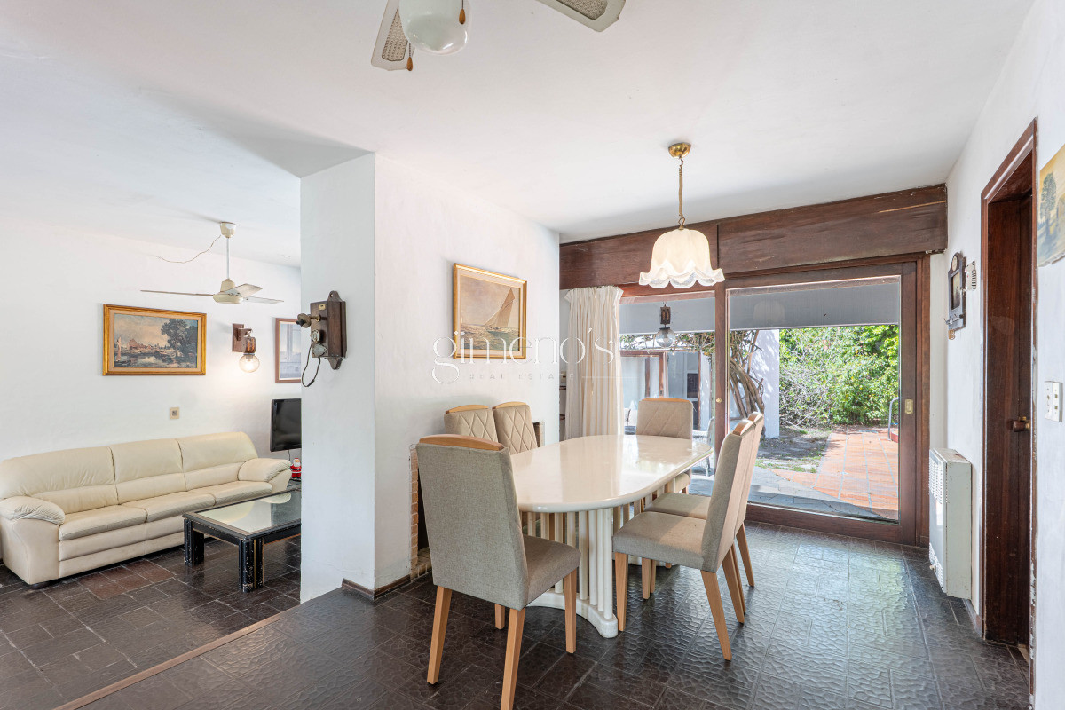 Casa ID.440 - Casa en Venta, 5 Dormitorios - Punta del Este -  Playa Mansa