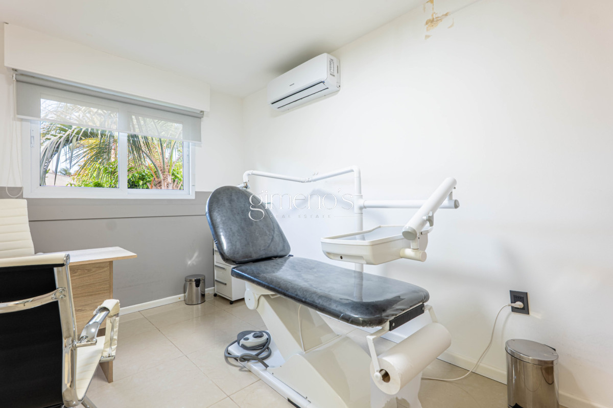 Casa ID.594 - Casa de 3 Dormitorios en Venta - Punta Del Este - Jardínes de Cordoba 