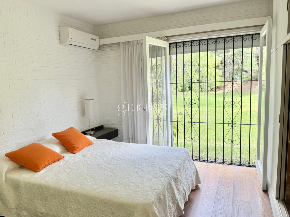 Casa ID.686 - Casa de 4 Dormitorios, Mansa-Punta del Este