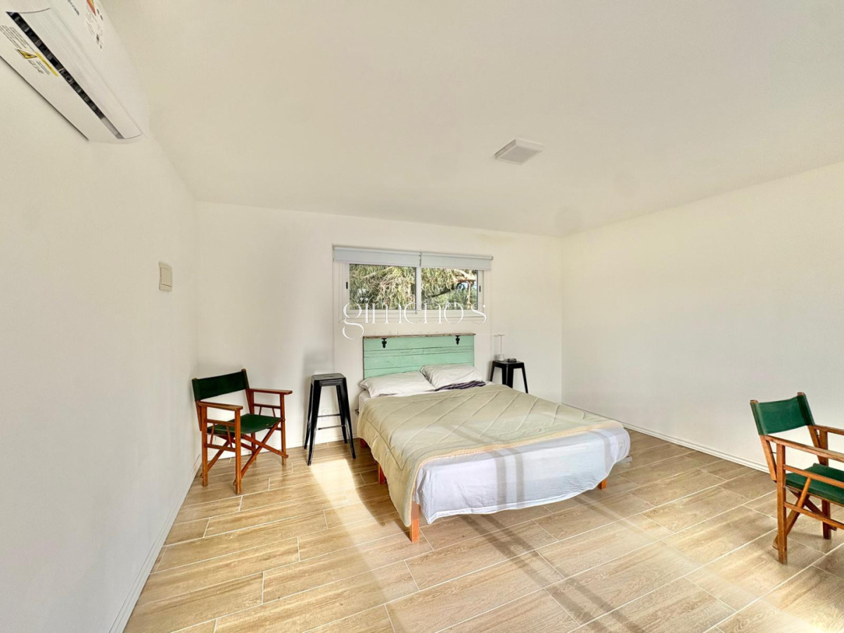 Casa ID.1580 - Casa En Venta 3 Dormitorios- Pinares - Punta del Este 