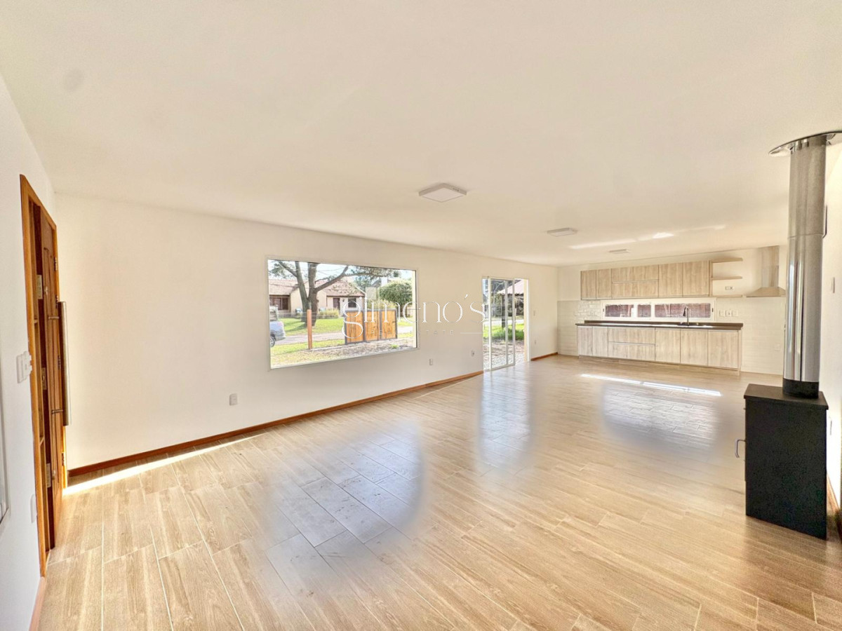 Casa ID.1580 - Casa En Venta 3 Dormitorios- Pinares - Punta del Este 