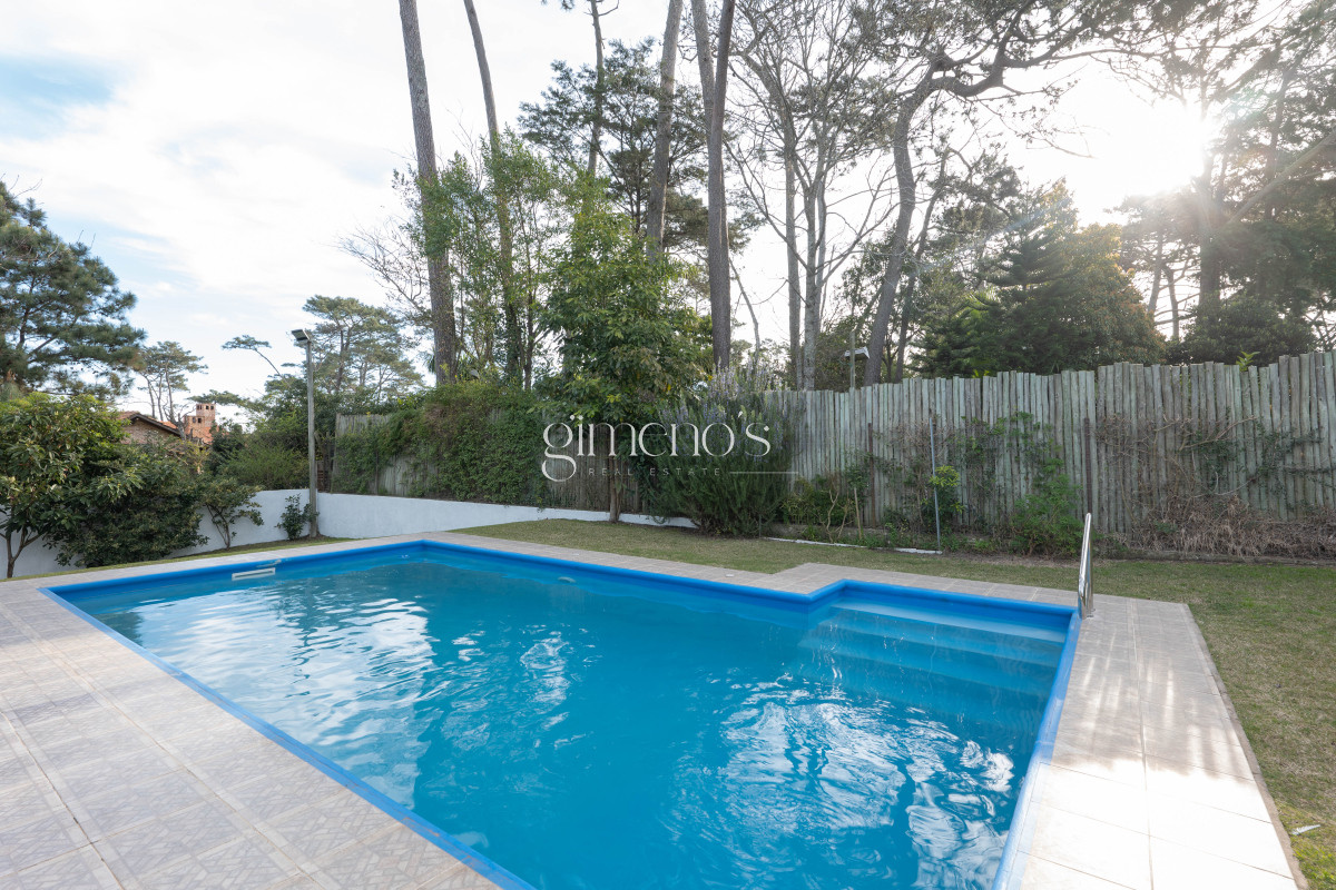 Casa ID.298 - Venta Casa 3 Dormitorios y Dependencia - Punta del Este - Playa Mansa 