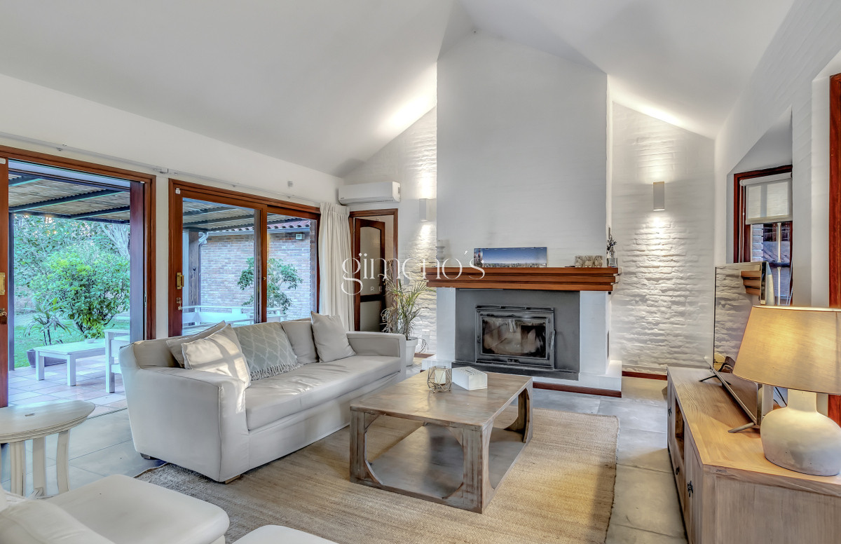 Casa ID.7 - Alquiler Verano Casa de 4 dormitorios en Punta del Este a próxima del Mar, San Rafael 