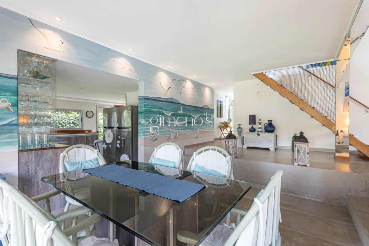 Casa ID.936 - Casa en Alquiler Anual - 5 Dormitorios en Suite - Barrio Golf - Punta del Este