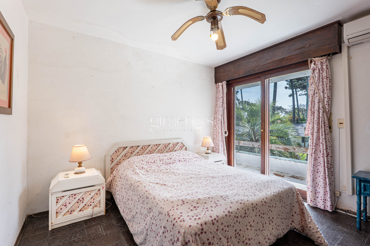 Casa ID.440 - Casa en Venta, 5 Dormitorios - Punta del Este -  Playa Mansa