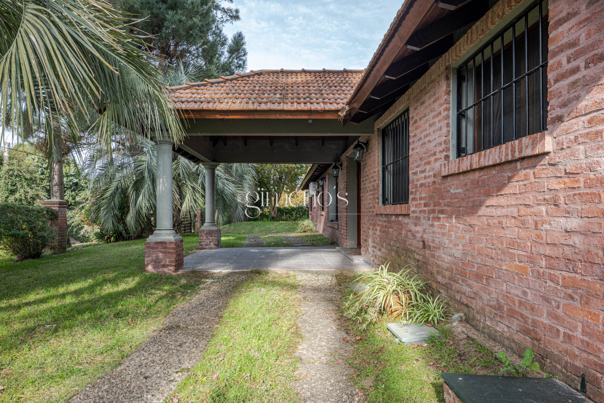 Casa ID.182 - Casa en Venta 3 Dormitorios - Punta del Este- Cantegril