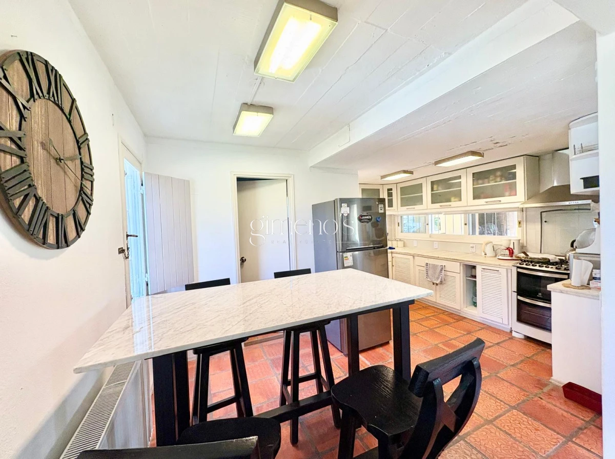 Casa ID.352 - Casa Tradicional en Alquiler de Verano - Playa Brava, Punta del Este