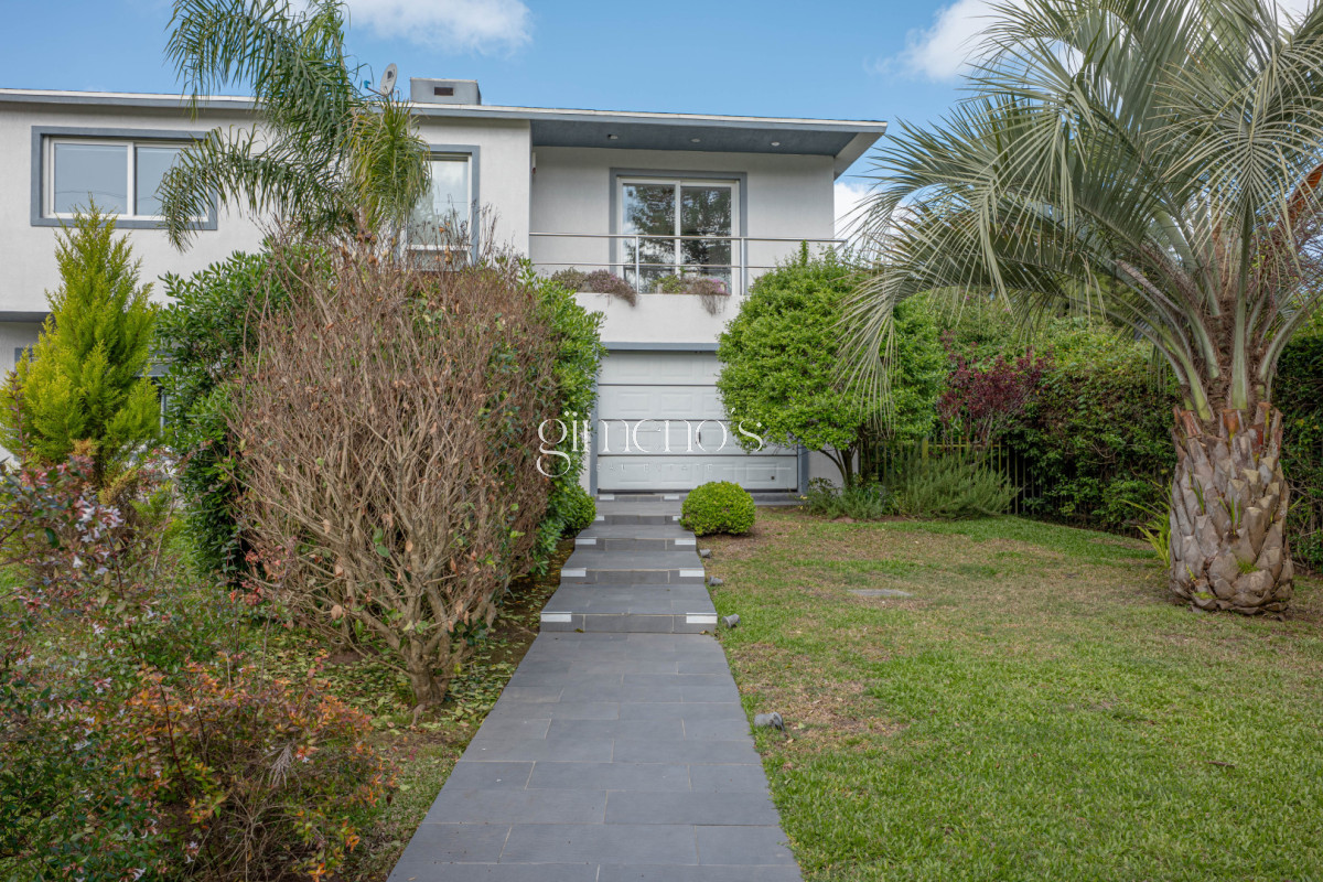 Casa ID.594 - Casa de 3 Dormitorios en Venta - Punta Del Este - Jardínes de Cordoba 