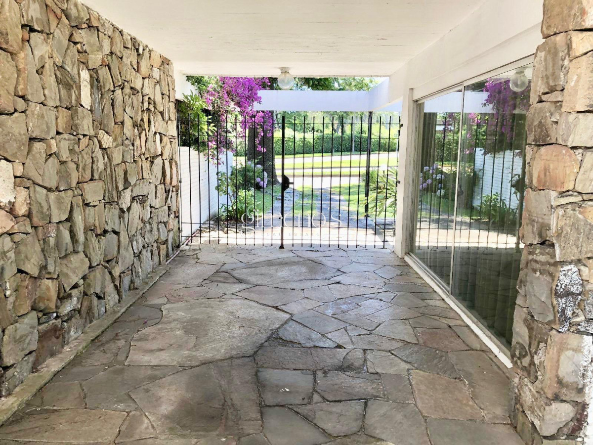 Casa ID.390 - Casa de 4 Dormitorios - Alquiler de Verano - Punta del Este - Mansa