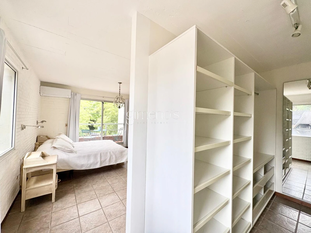 Casa ID.672 - Casa en Venta de 4 Dormitorios - Pinares