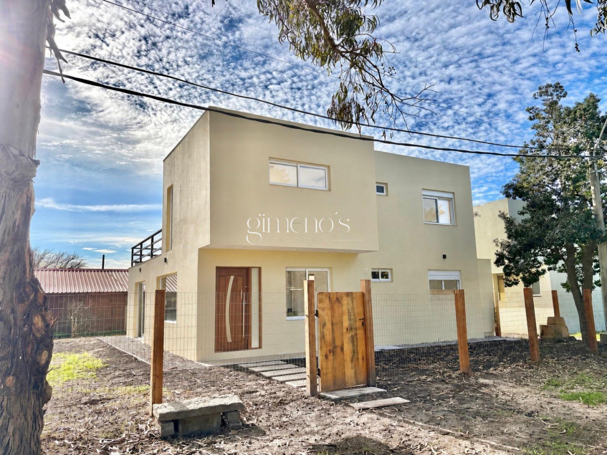 Casa ID.1580 - Casa En Venta 3 Dormitorios- Pinares - Punta del Este 