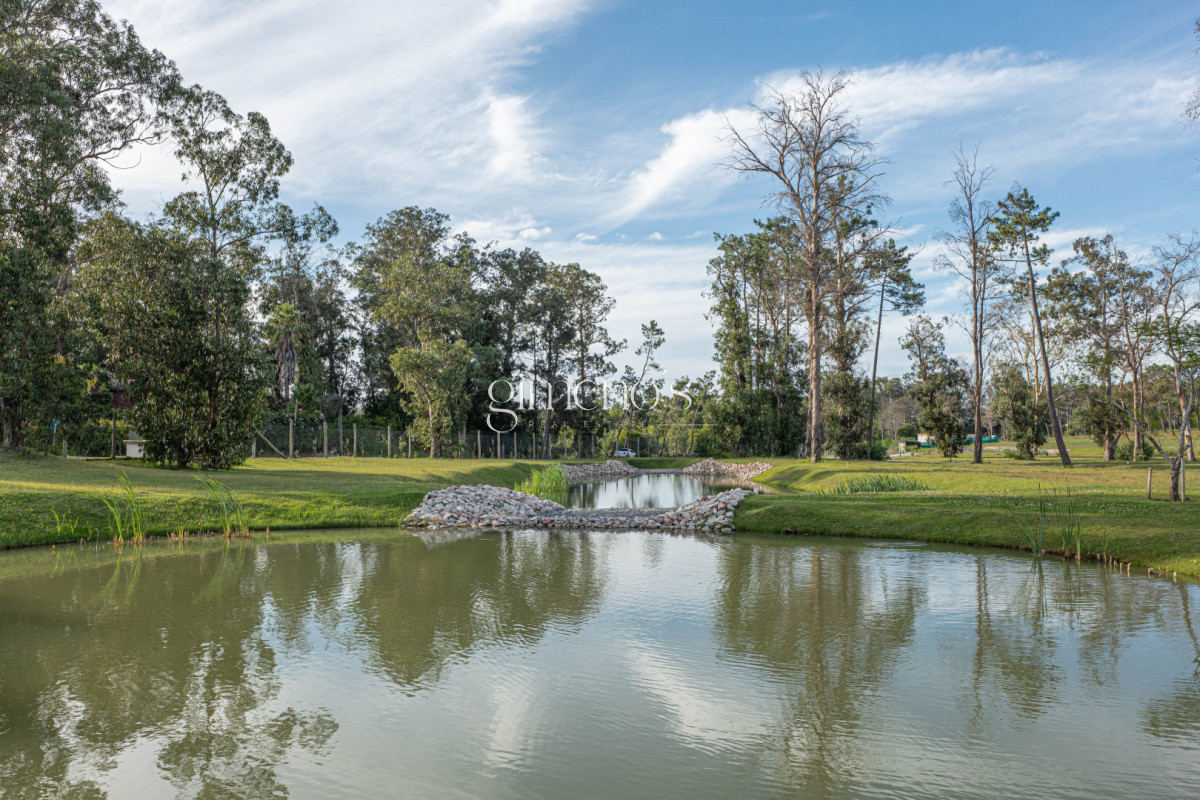 Casa ID.1129 - Casa en Venta a Estrenar 3 suites en La Cañada - Distrito 52 - Punta del Este  