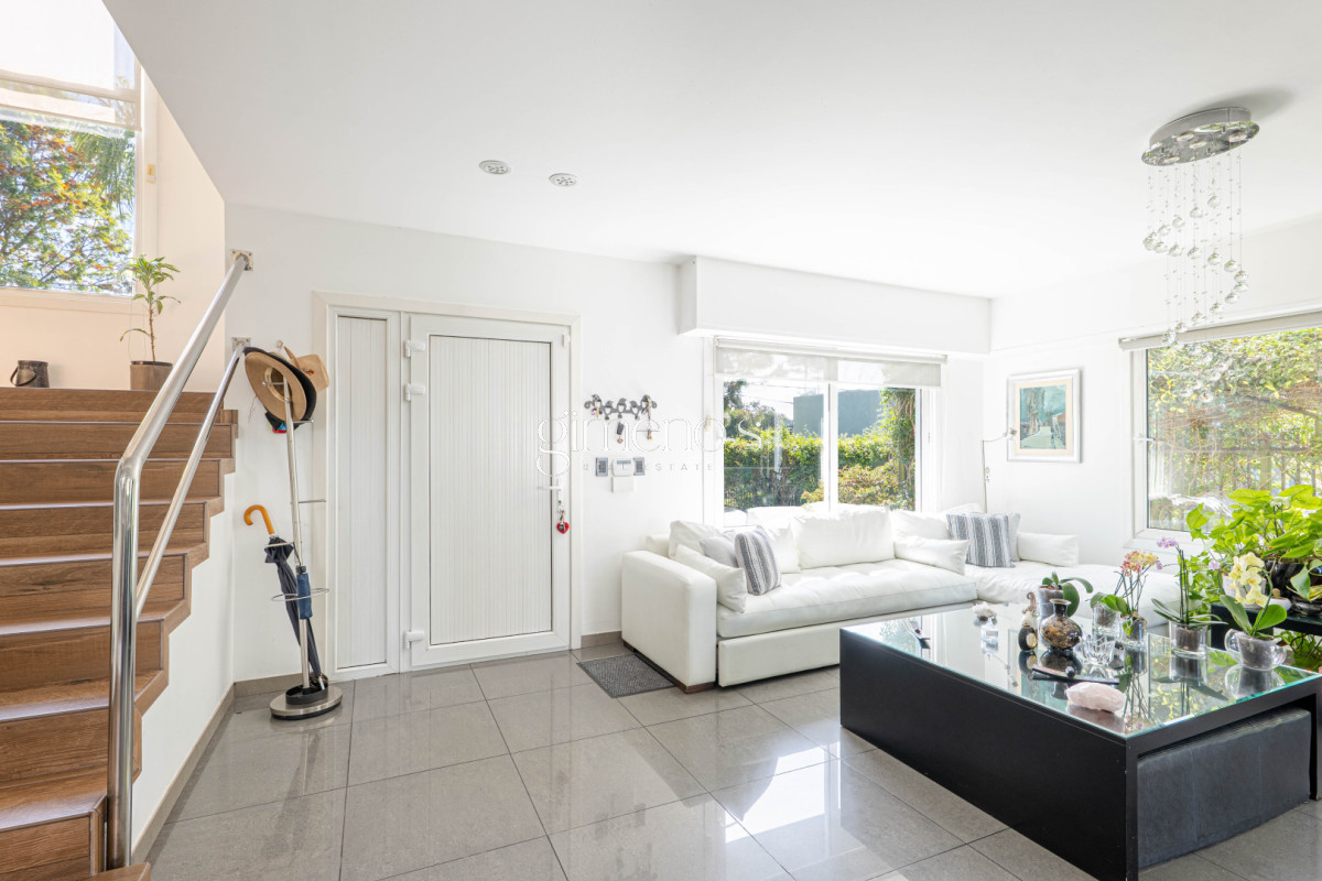 Casa ID.594 - Casa de 3 Dormitorios en Venta - Punta Del Este - Jardínes de Cordoba 