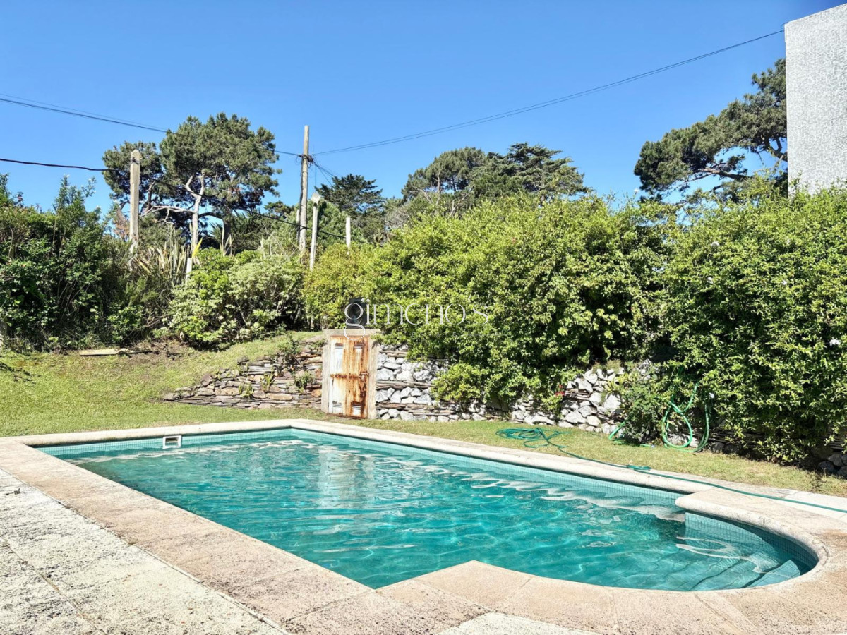 Casa ID.530 - Casa de 4 Dormitorios - Alquiler de Verano - Punta del Este - Mansa