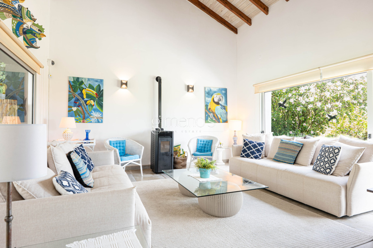 Casa ID.936 - Casa en Alquiler Anual - 5 Dormitorios en Suite - Barrio Golf - Punta del Este