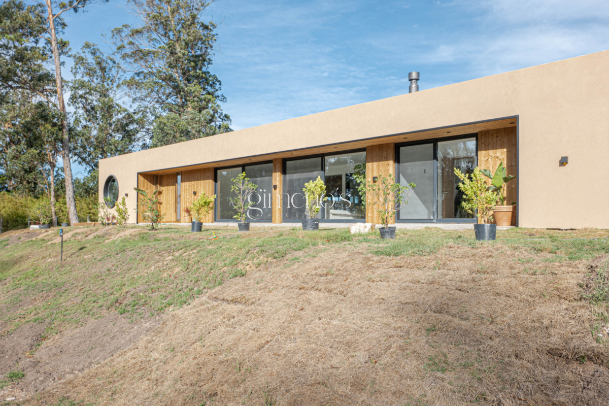 Casa ID.1129 - Casa en Venta a Estrenar 3 suites en La Cañada - Distrito 52 - Punta del Este  