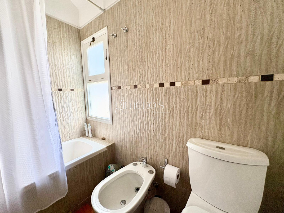 Casa ID.352 - Casa Tradicional en Alquiler de Verano - Playa Brava, Punta del Este