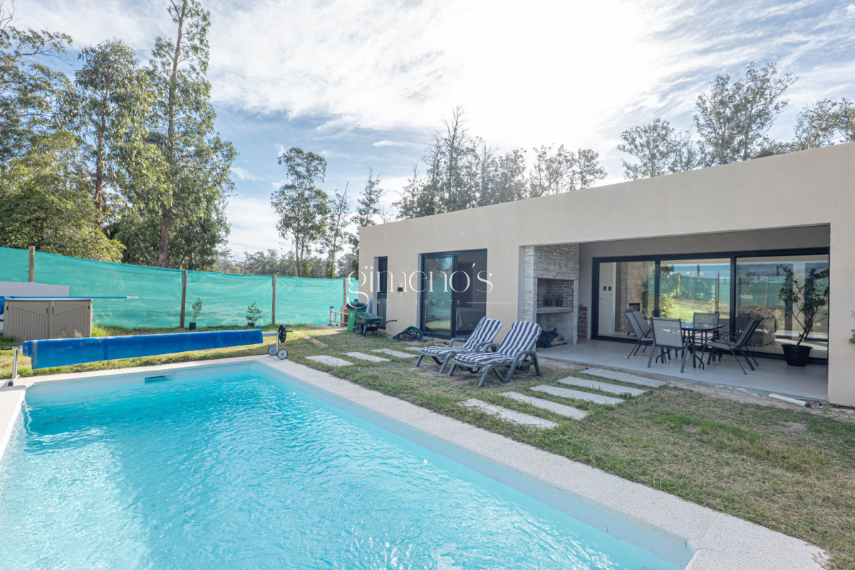 Casa ID.1129 - Casa en Venta a Estrenar 3 suites en La Cañada - Distrito 52 - Punta del Este  