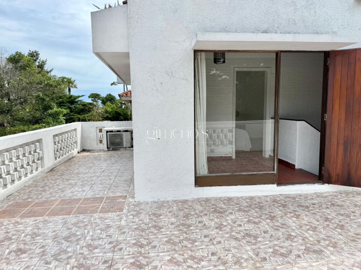 Casa ID.686 - Casa de 4 Dormitorios, Mansa-Punta del Este