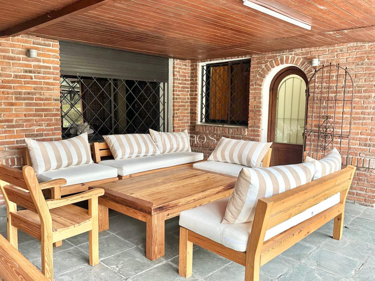 Casa ID.530 - Casa de 4 Dormitorios - Alquiler de Verano - Punta del Este - Mansa