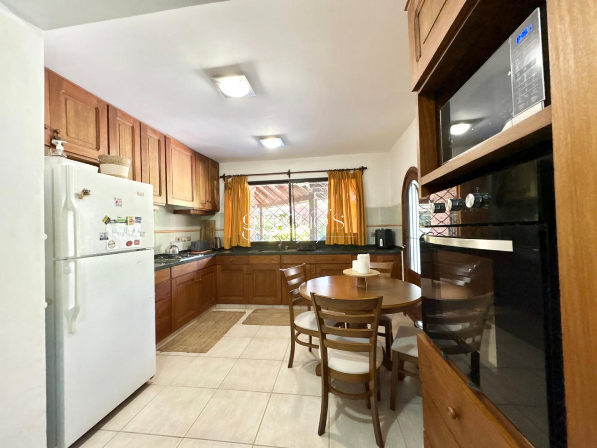 Casa ID.530 - Casa de 4 Dormitorios - Alquiler de Verano - Punta del Este - Mansa