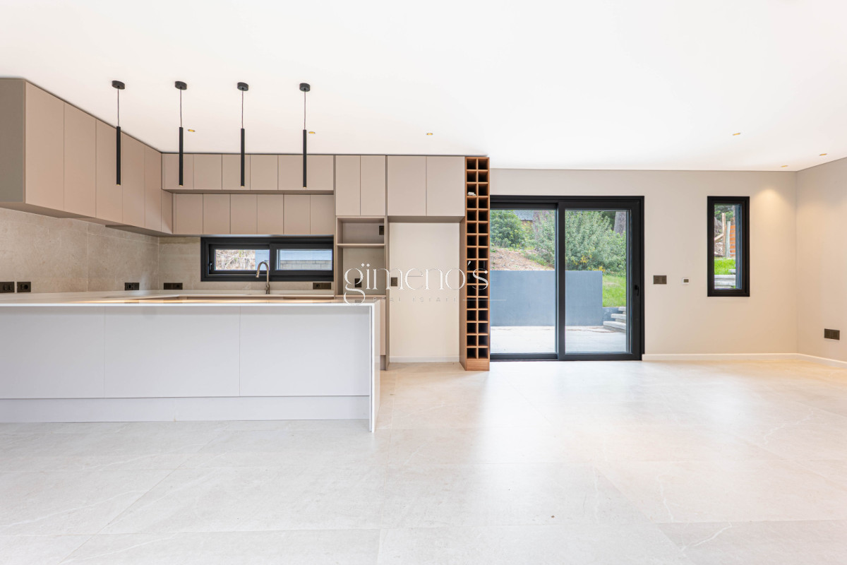 Casa ID.1371 - Casa a estrenar en venta,  3 Dormitorios - Club del Lago, Punta ballena - Punta del Este 