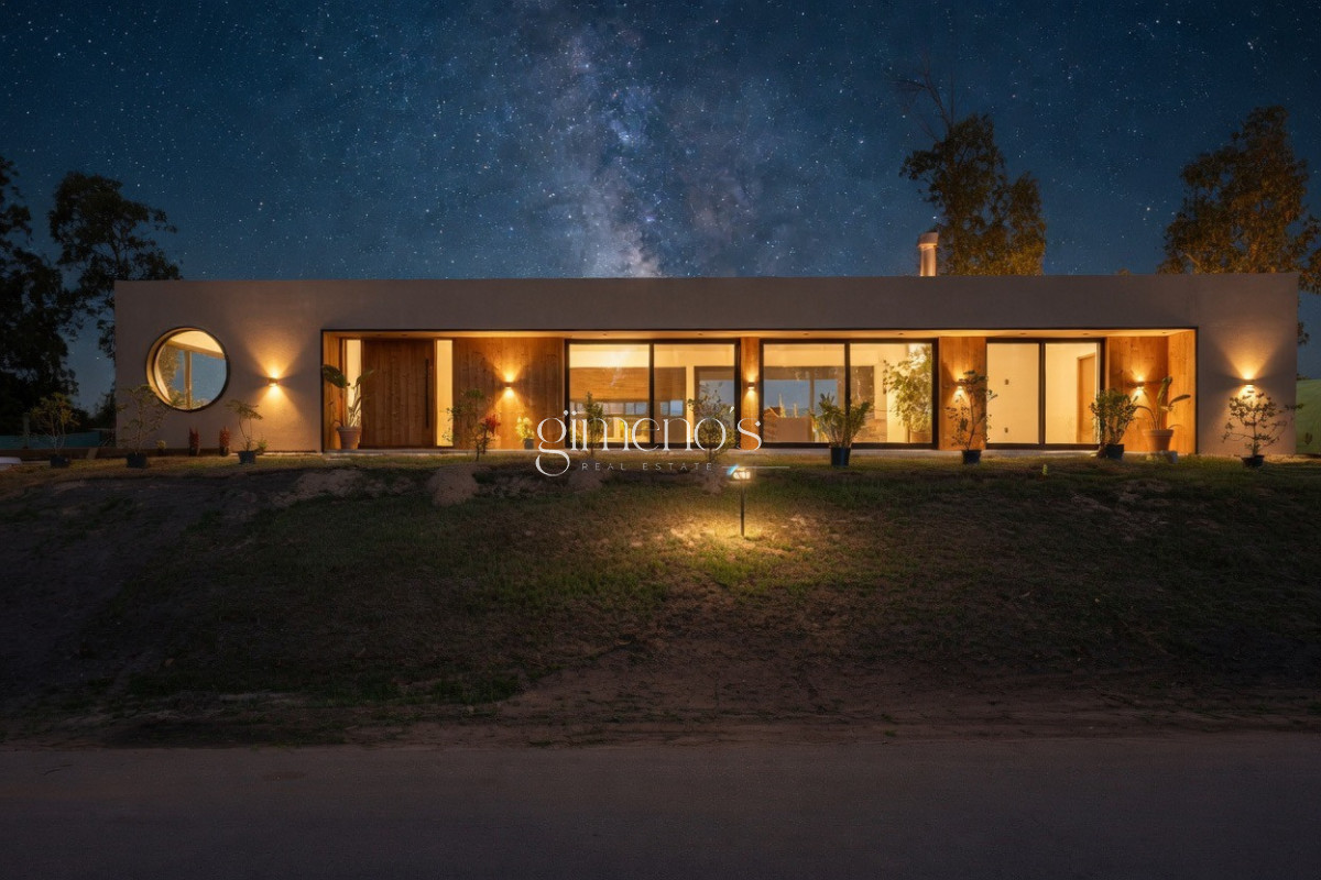 Casa ID.1129 - Casa en Venta a Estrenar 3 suites en La Cañada - Distrito 52 - Punta del Este  