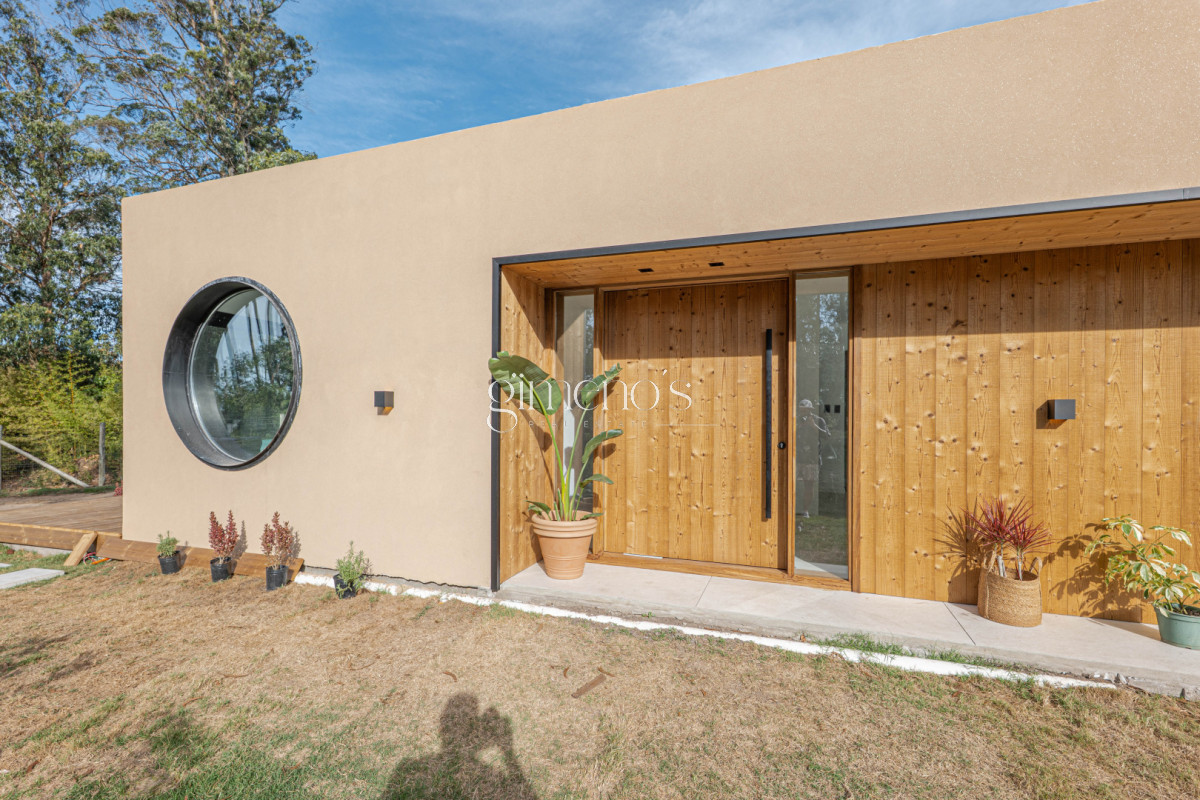 Casa ID.1129 - Casa en Venta a Estrenar 3 suites en La Cañada - Distrito 52 - Punta del Este  