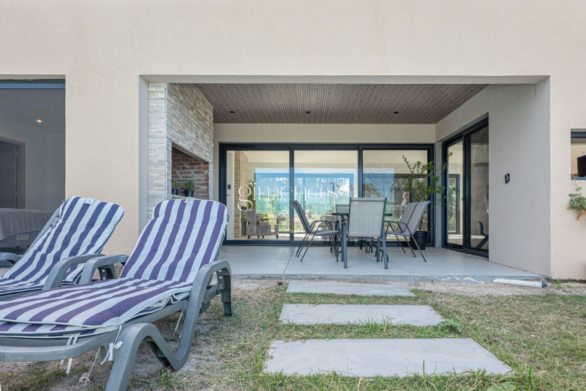 Casa ID.1129 - Casa en Venta a Estrenar 3 suites en La Cañada - Distrito 52 - Punta del Este  