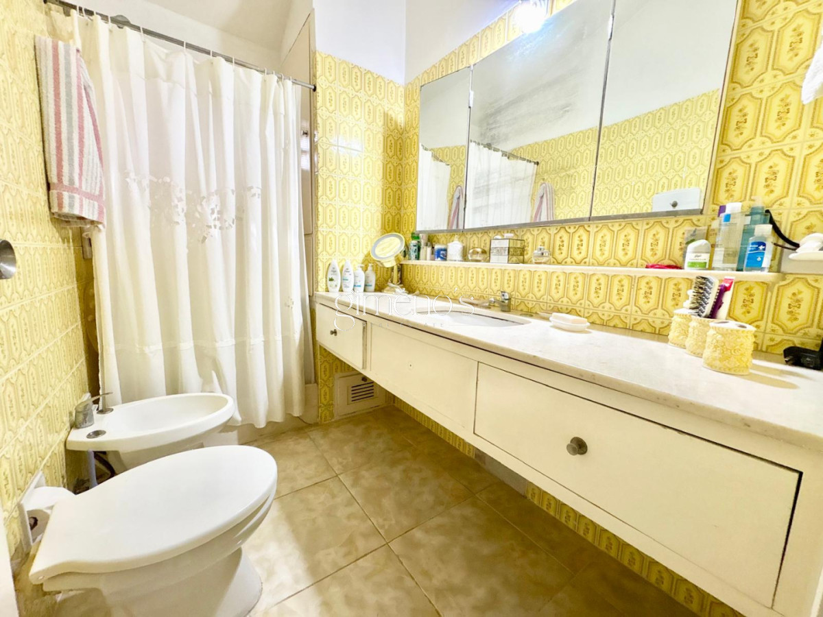 Casa ID.496 - Casa en Venta, 5 Dormitorios- Punta del Este - Playa Mansa