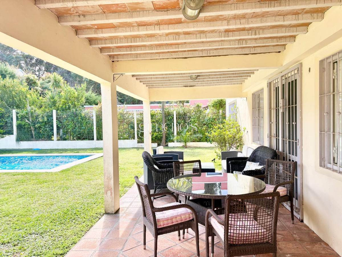 Casa ID.352 - Casa Tradicional en Alquiler de Verano - Playa Brava, Punta del Este